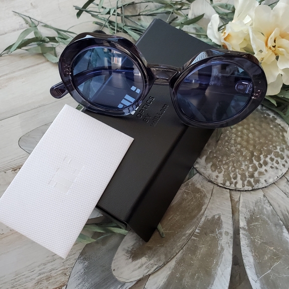 Sunglasses - Picture 5 of 10